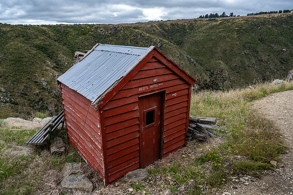 Reef's Hotel (mountain hut), Taieri Gorge