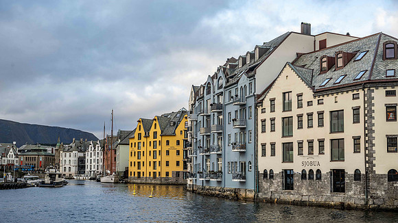 Old Warehouses, Brosundet Canal