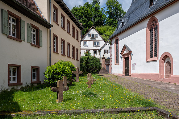 Evangelical Church, Neckarsteinach (to the right)
