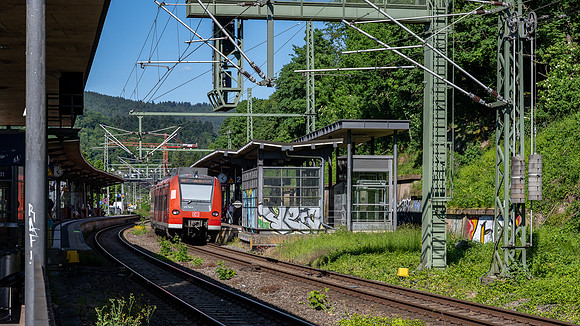 Deutsche Bahn train at Heidelburg Altstadt station