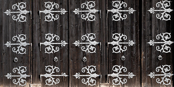 Hinges on barn doors in Hohenschwangau village