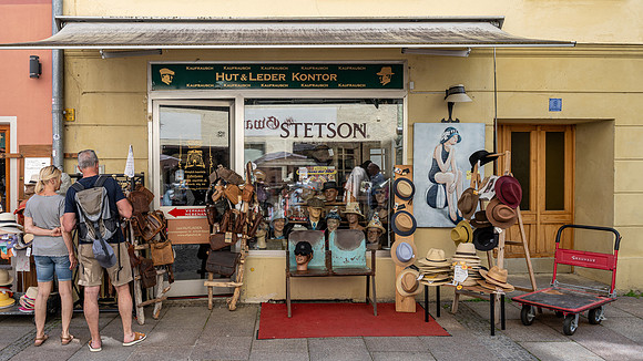 Hats and Leather: 2 traditional crafts in Füssen