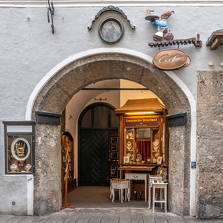 Shop selling handmade jewellery from natural horn