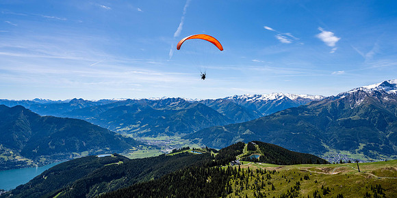 The Schmittenhöhe is popular with paragliders.