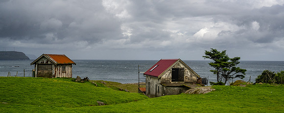 Old buildings along Tórshavn shoreline