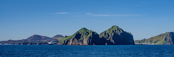 Heimaey Island - Port and Volcanoes