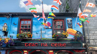 The Quays Pub (Gaelic translation)