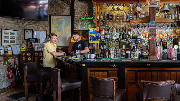 Kelly's Bar