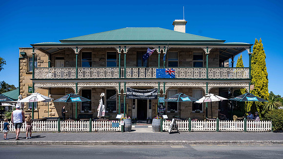 The Richmond Arms Hotel