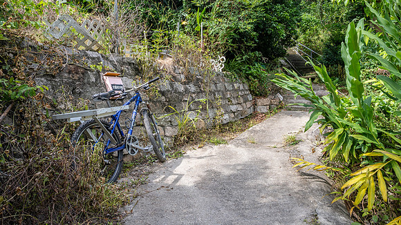 Accommodation access from the Peng Chau Family Walk