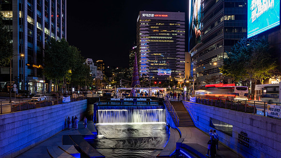 The Cheonggyecheon Stream