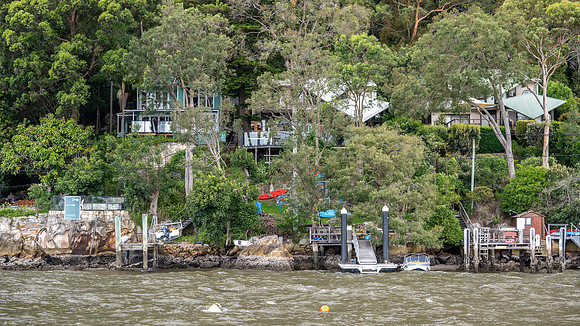 Properties on Dangar Island