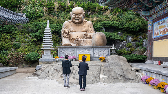 Smiling Buddah Statue