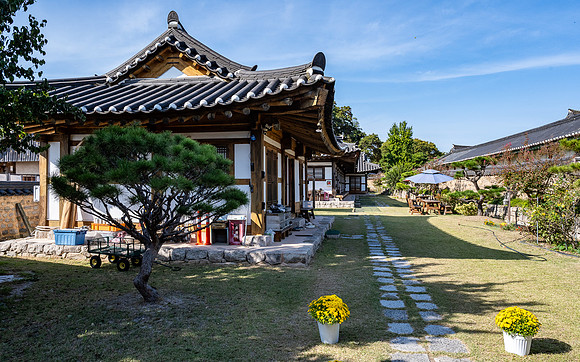 Private community in Gyochon Traditional Village
