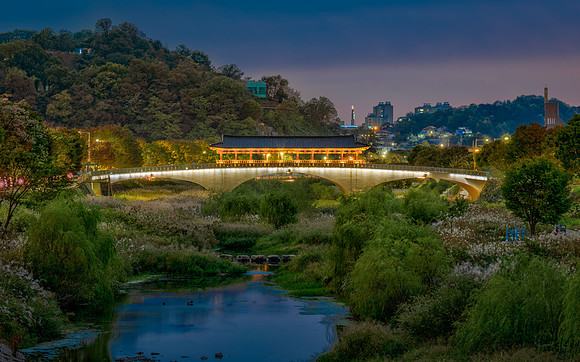 Blue hour shot of Namcheongyo Bridge with Cheongyeonru (pavillion)