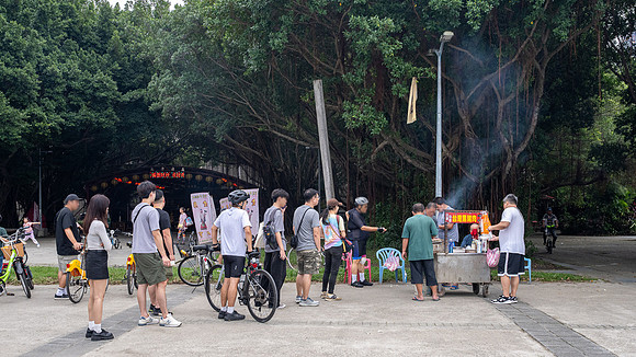 Queuing for a BBQ