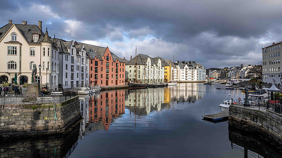 Ålesund, Brosundet Canal