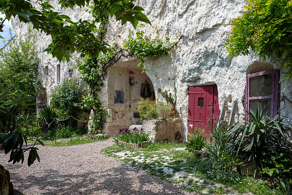 Troglodyte Living-1