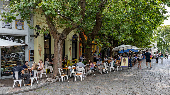 Street cafe culture
